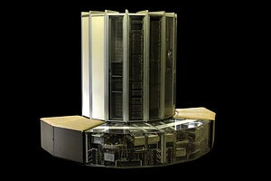 English: CRAY-1 on display in the hallways of ... English: CRAY-1 on display in the hallways of ...